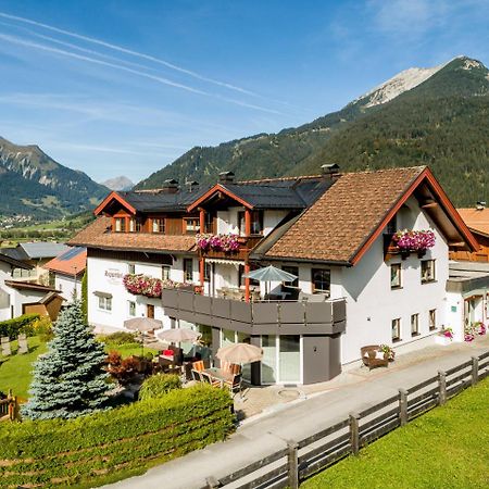 Appartementhotel Zugspitzhof Ehrwald Exterior photo