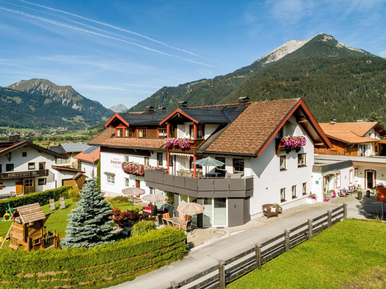 Appartementhotel Zugspitzhof Ehrwald Exterior photo