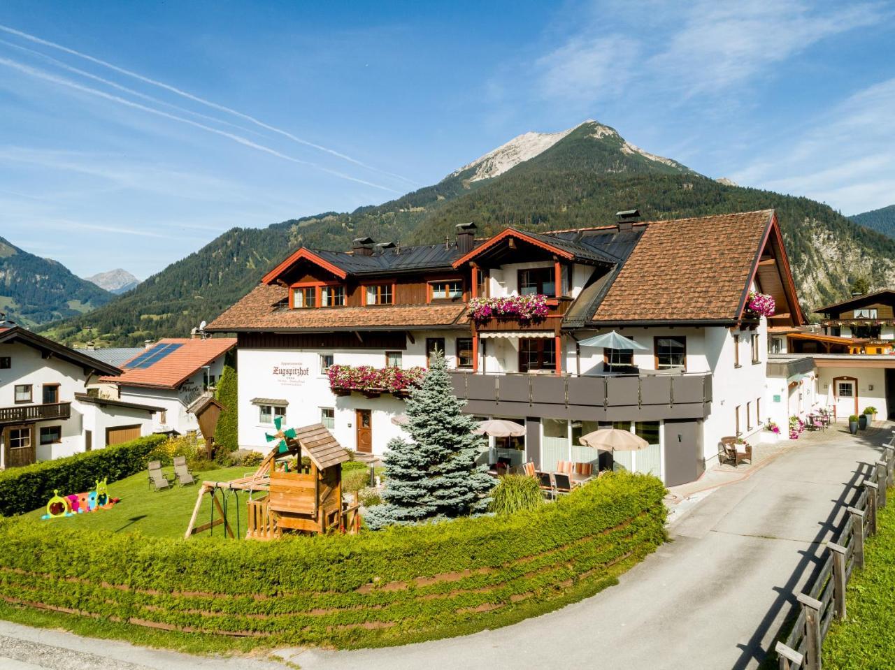 Appartementhotel Zugspitzhof Ehrwald Exterior photo