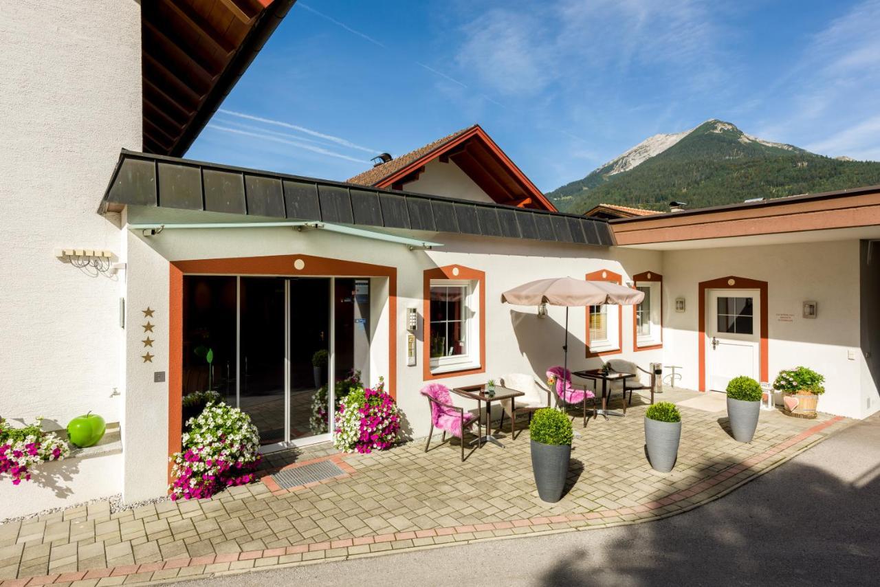 Appartementhotel Zugspitzhof Ehrwald Exterior photo